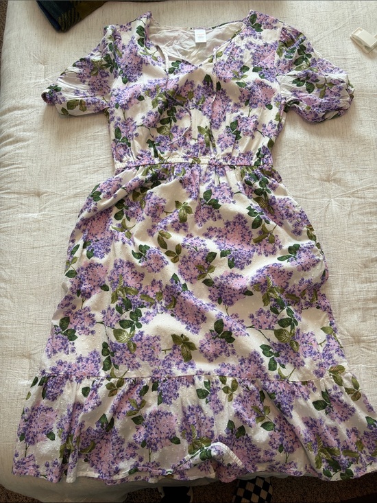 Gymboree Dresses & Skirts - Gymboree Lavender Floral Midi Dress with Green Leaves